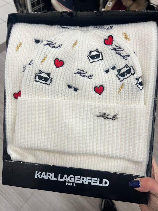 Karl Lagerfeld hat set